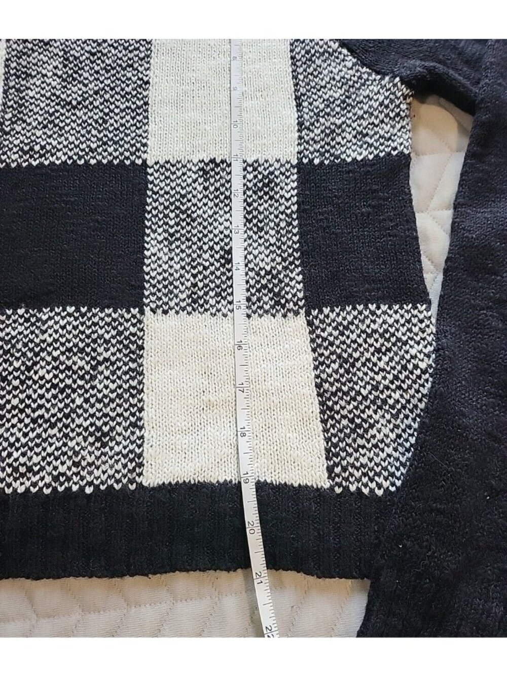 SO Junior Large Buffalo Plaid Sweater Black White Checkered Long Sleeve Knit Top - Picture 5 of 10